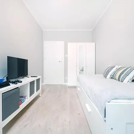 72m2 Manufaktura Prestige With Parking By Rentujemy *