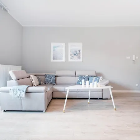 72m2 Manufaktura Prestige With Parking By Rentujemy Λοτζ
