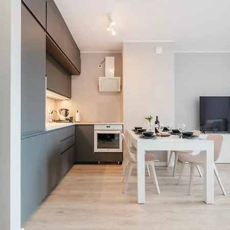 Apartment 72m2 Manufaktura Prestige With Parking By Rentujemy
