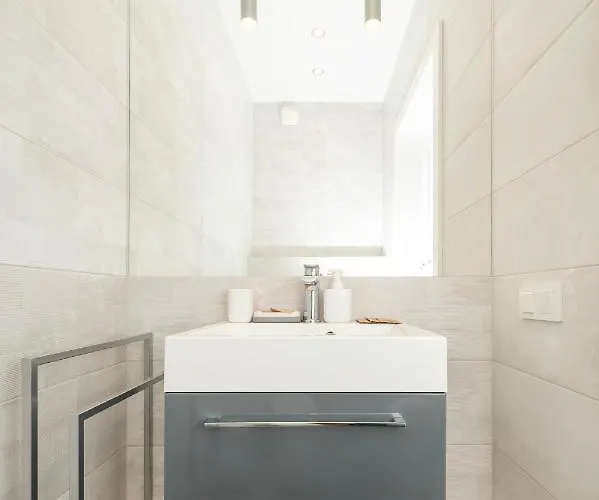 Lejlighed 72m2 Manufaktura Prestige With Parking By Rentujemy